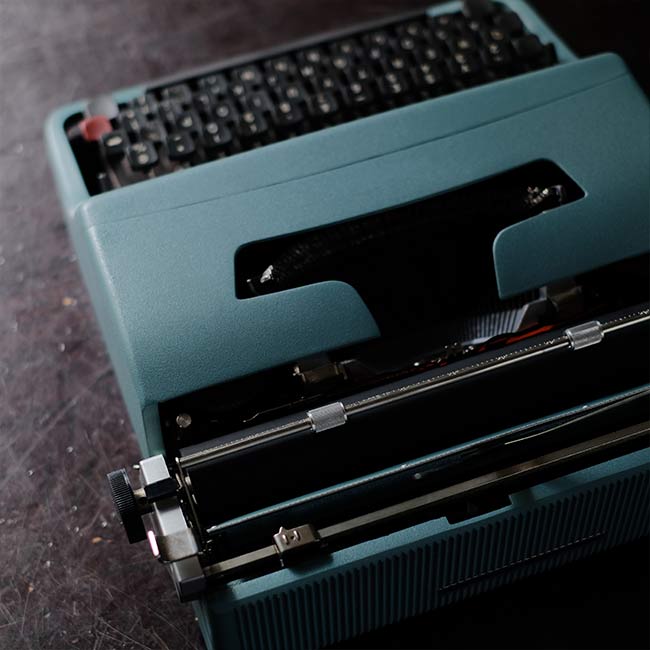 OLIVETTI Lettera 32 タイプライター インクリボン交換済み – zakka