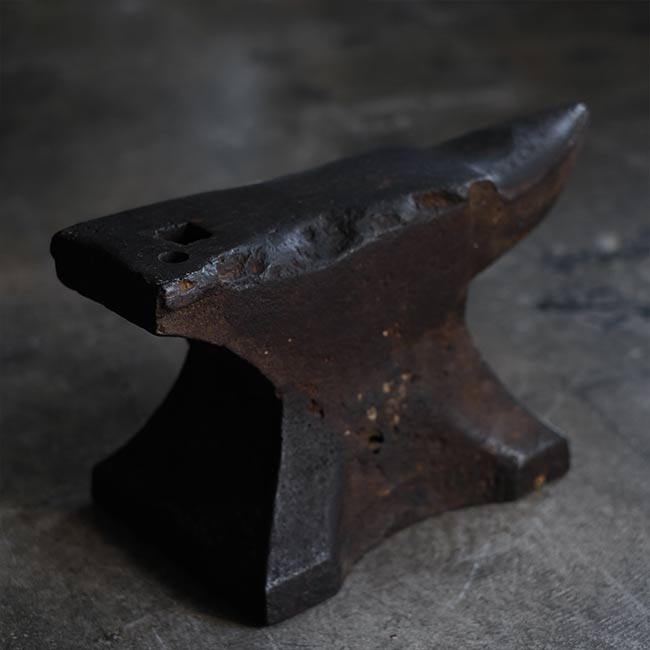 錆びた金床（アンビル） – zakka store towi