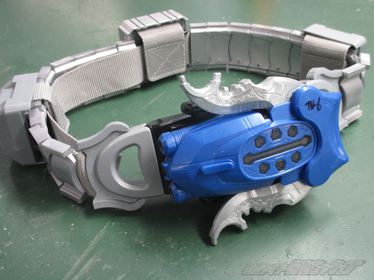 ガタックゼクター試作品公開｜仮面ライダーおもちゃウェブ｜バンダイ