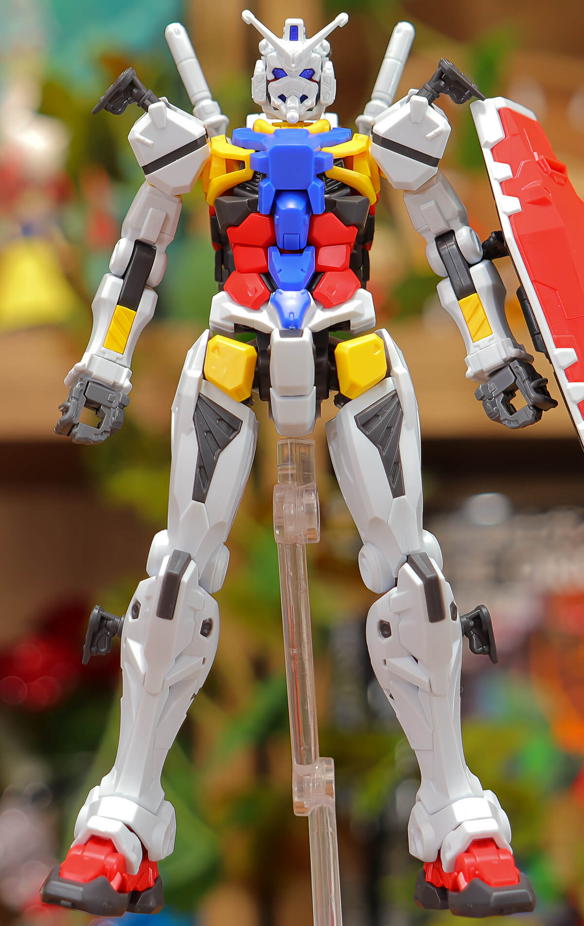 HG 白いガンダムを素組みレビュー! 伝統の基本色はやっぱりかっこいい