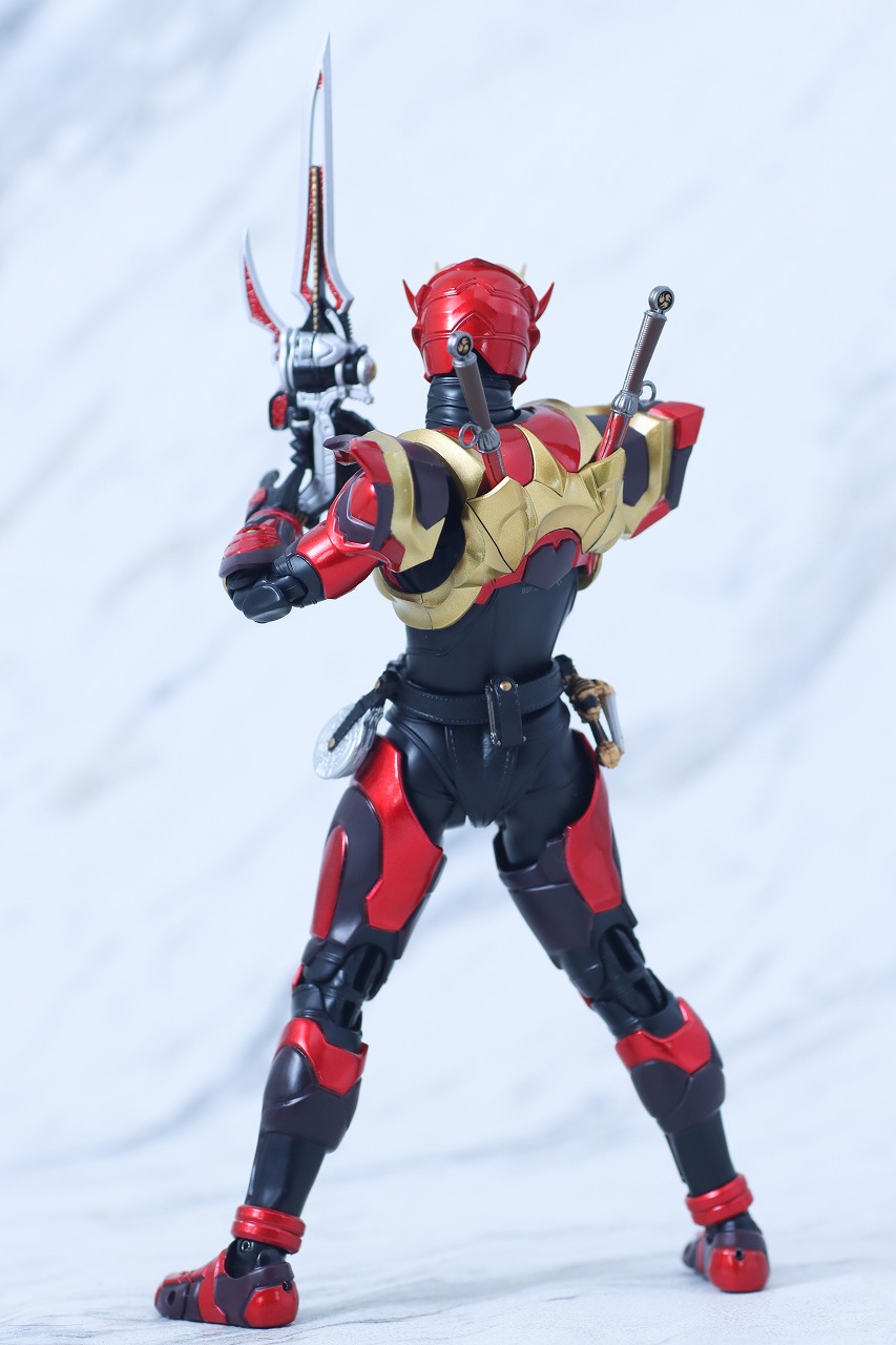 S.H.フィギュアーツ 真骨彫製法 仮面ライダー装甲響鬼 レビュー | トイハコ