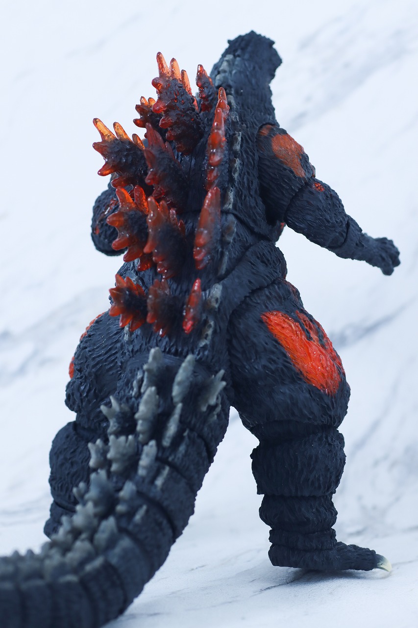 S.H.モンスターアーツ ゴジラ（1995／バーニングゴジラ） 70周年特別