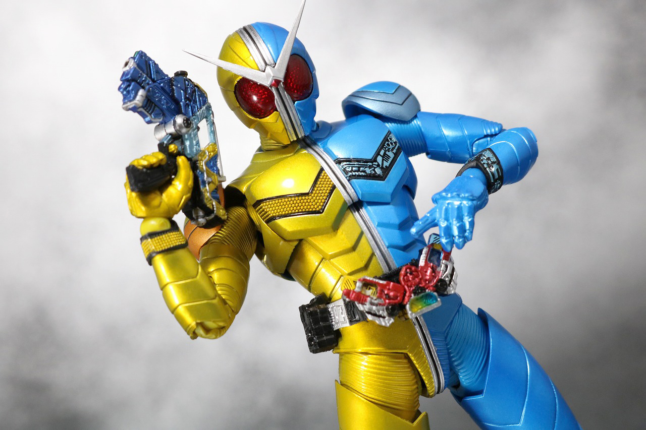 S.H.フィギュアーツ 仮面ライダーW ルナトリガー 真骨彫製法 レビュー