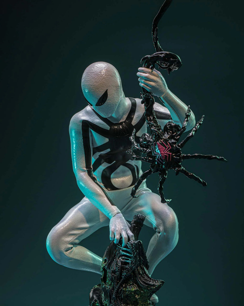 READY🔥Hot Toys CMS027 Aliens Vs. Avengers 1/6th scale Miles