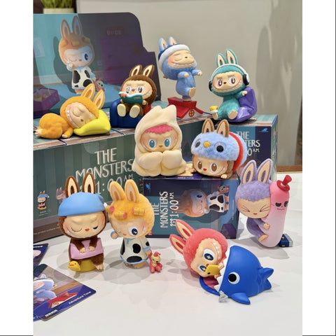 Coffret complet de la série Labubu The Monsters 1:00 AM ouvert