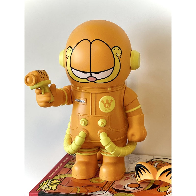 MEGA SPACE MOLLY 400% Garfield Model A 2024 LIMITED – TOYSEZ