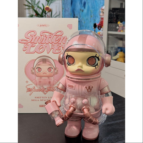 MEGA SPACE MOLLY 400% Smitten Love 2025 Limited Edition – TOYSEZ