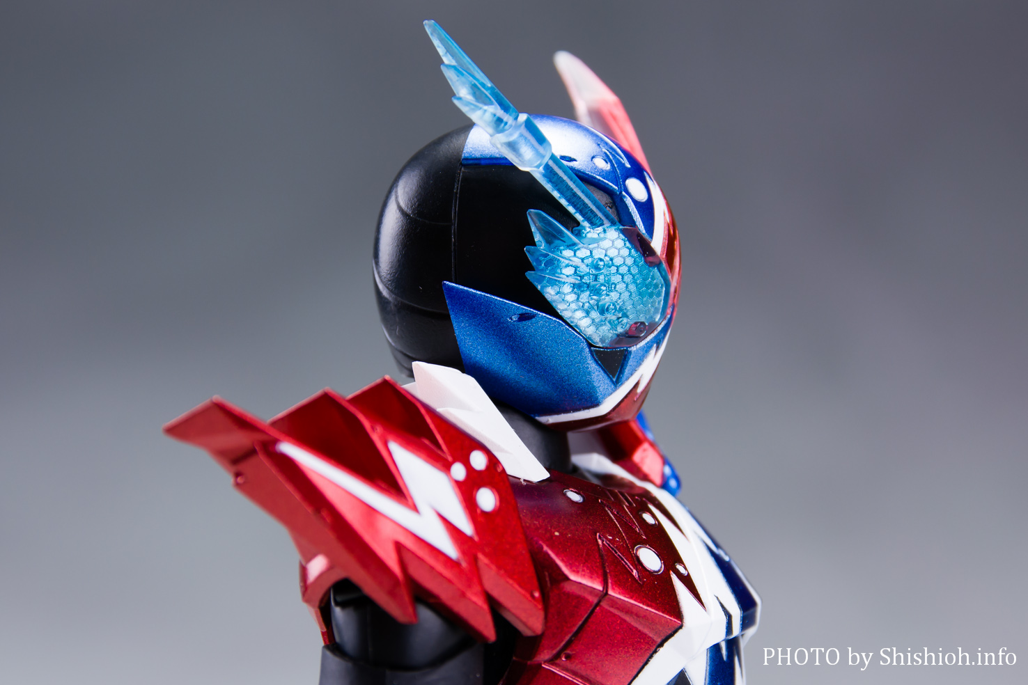 レビュー】S.H.Figuarts 仮面ライダービルド ラビットタンク