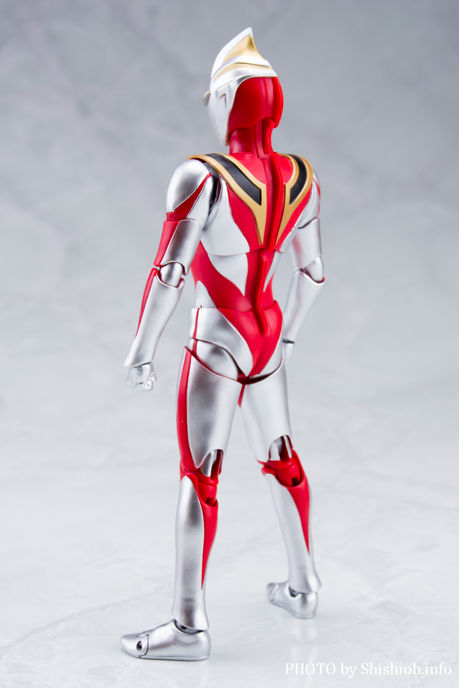 徹底レビュー】S.H.Figuarts（真骨彫製法） ウルトラマンガイア（V2）