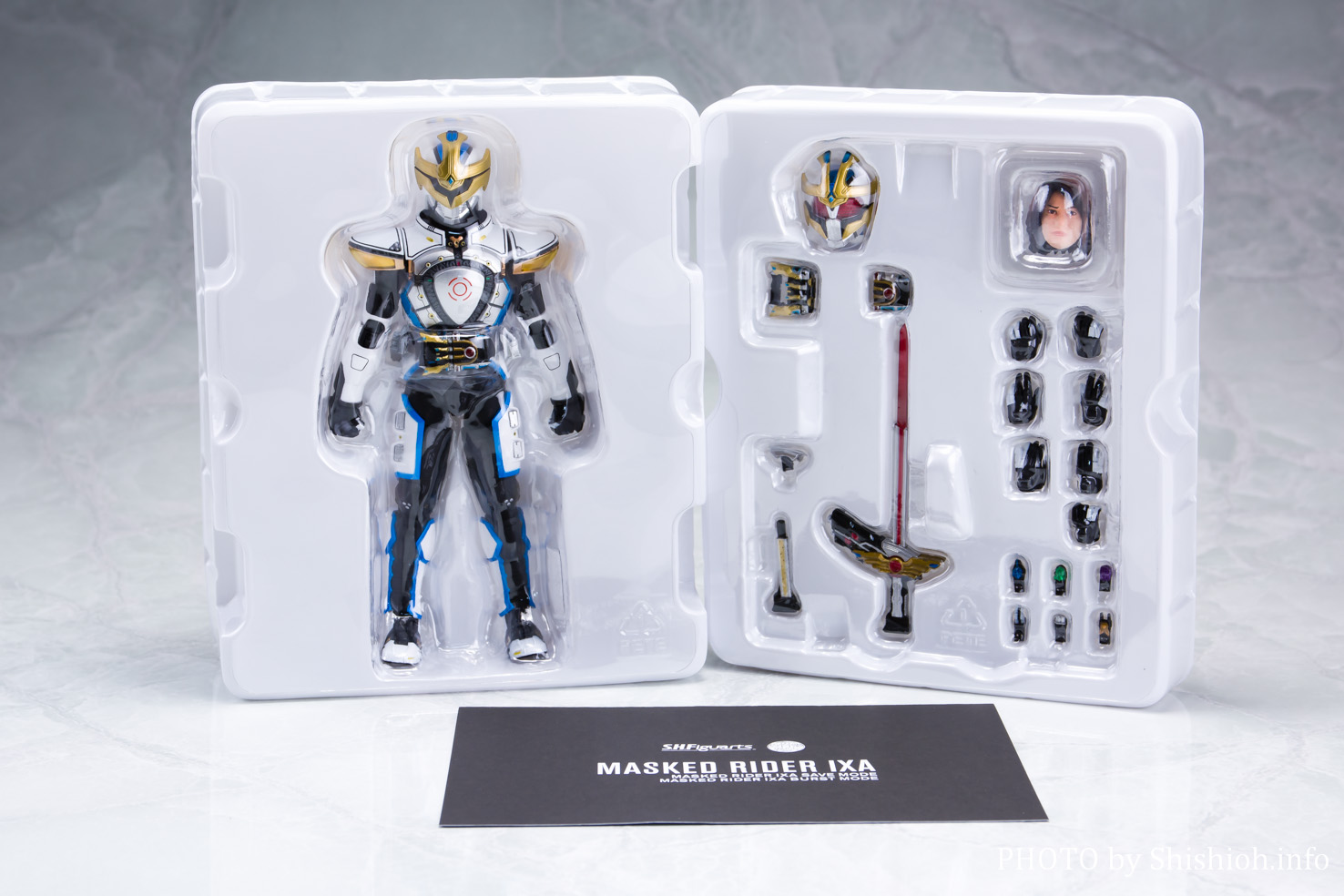 レビュー】 S.H.Figuarts（真骨彫製法） 仮面ライダーイクサ セーブ