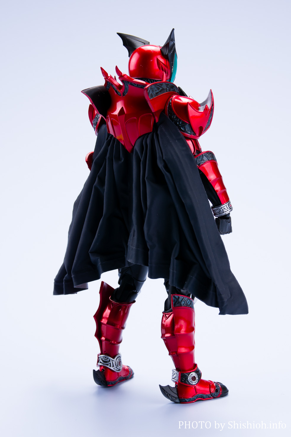 レビュー】 S.H.Figuarts（真骨彫製法） 仮面ライダーダークキバ