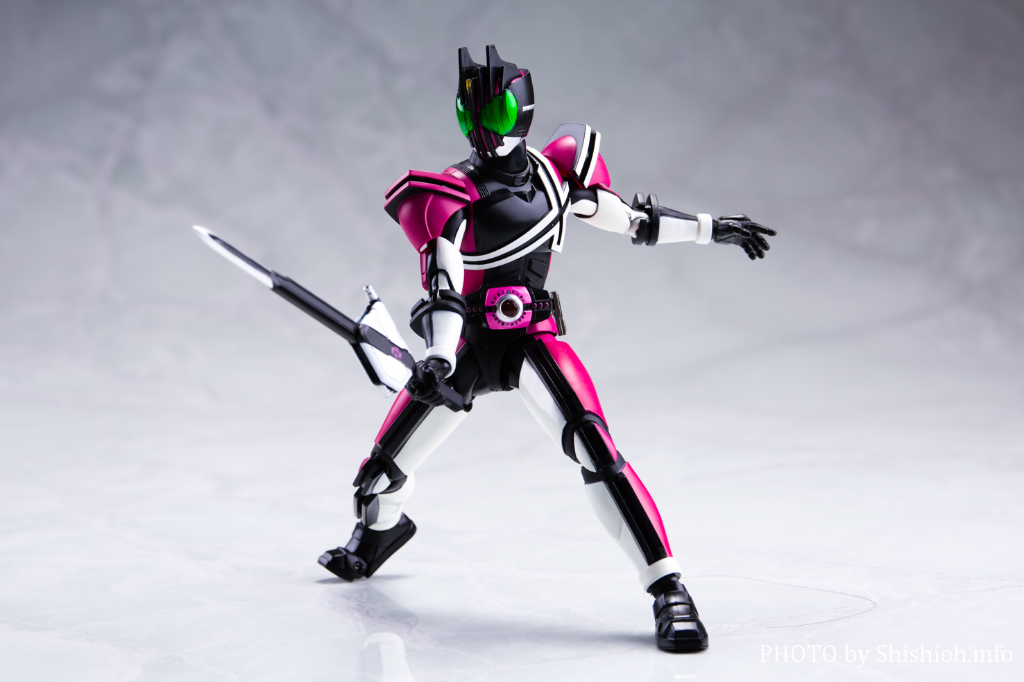 レビュー】 S.H.Figuarts（真骨彫製法） 仮面ライダーディケイド（ネオ