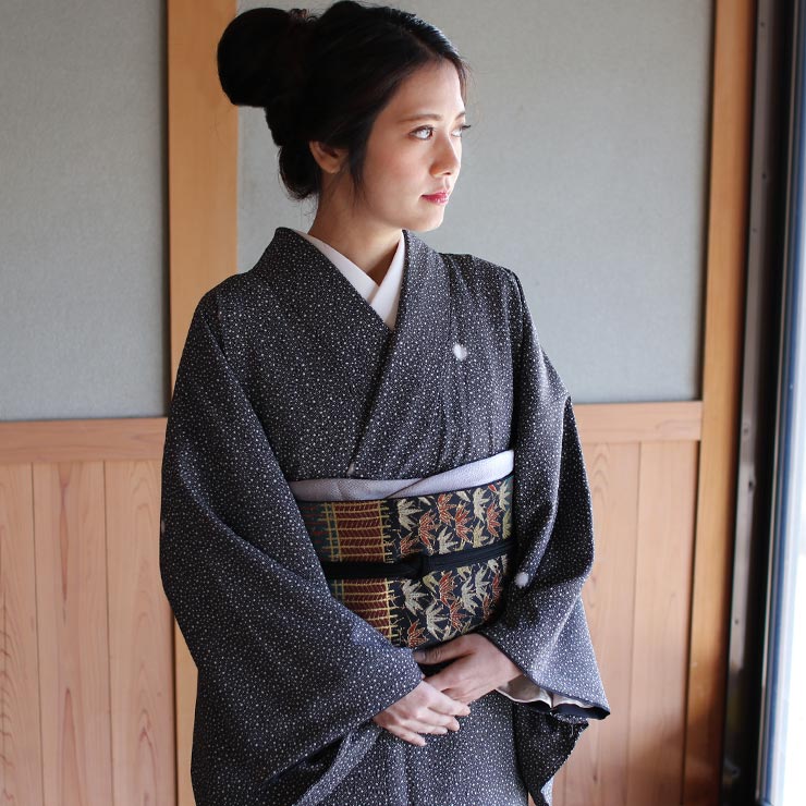 511mk49☆洗える着物！小紋 モダン 抽象的な花 薄めの黒☆美品