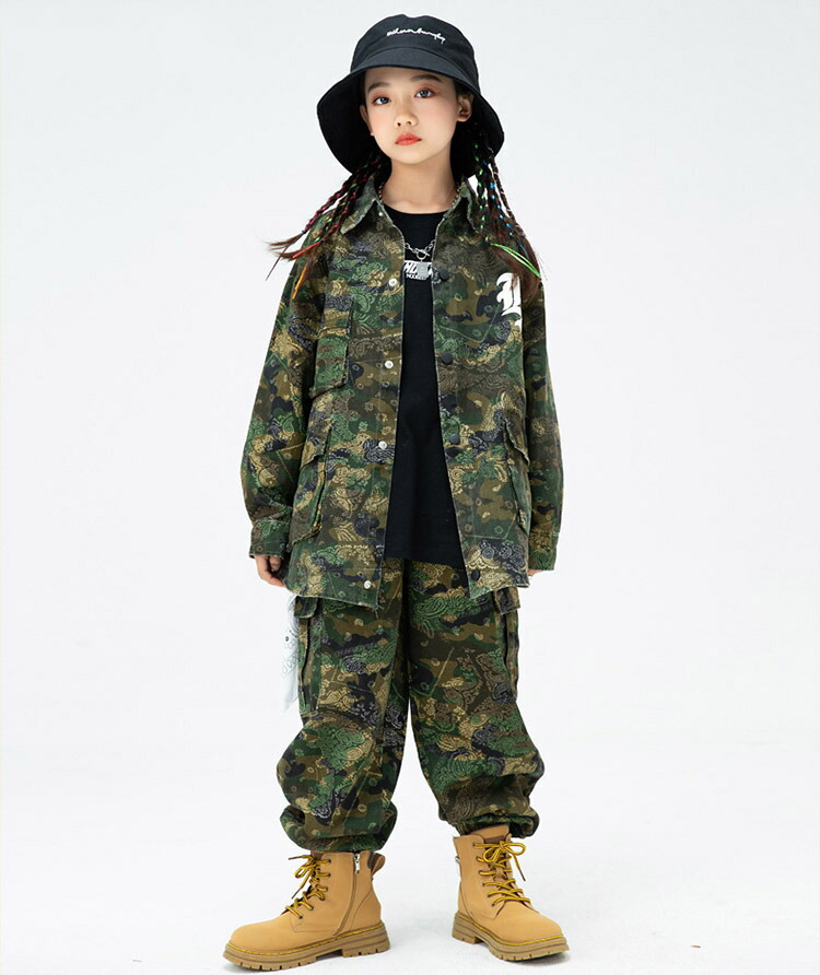 バートン キッズ 迷彩フード付きウェアと緑色パンツセット バートン