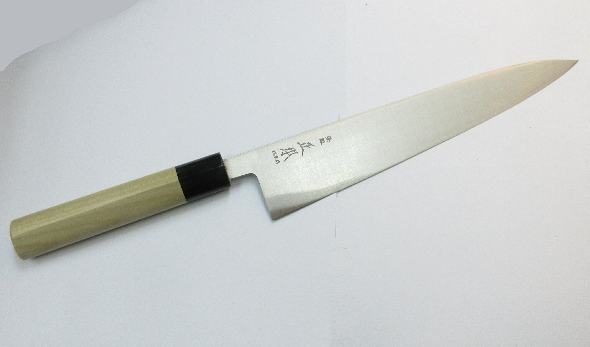 ガリ　正本総本店　薄刃包丁　24㎜ 正本総本店 本霞 白ニ鋼 角型薄刃包丁 180mm 朴柄 – 清助刃物 Japan