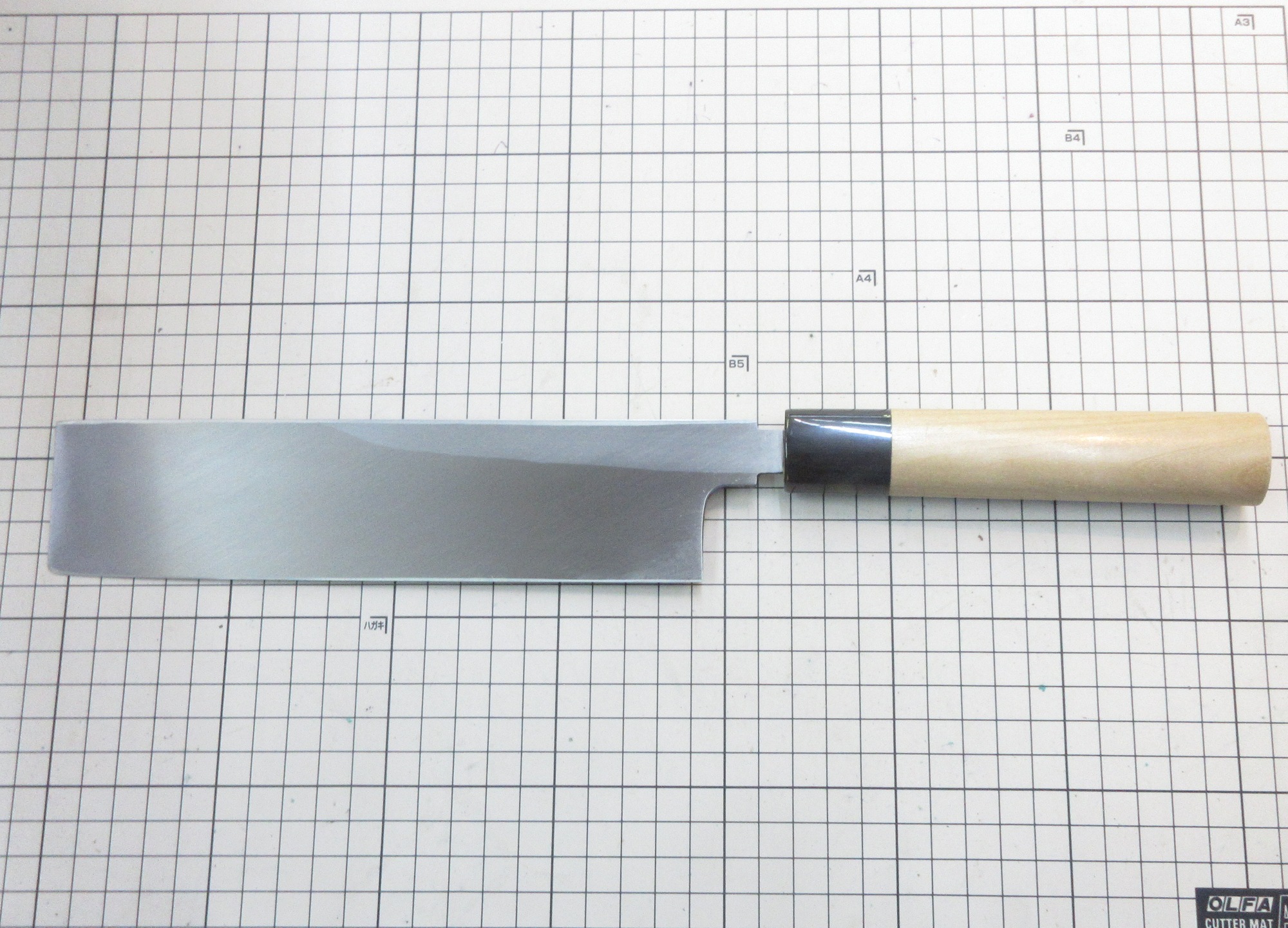 楽天市場】正本総本店 薄刃包丁 本霞 玉白鋼 210mm (品番:KS0621