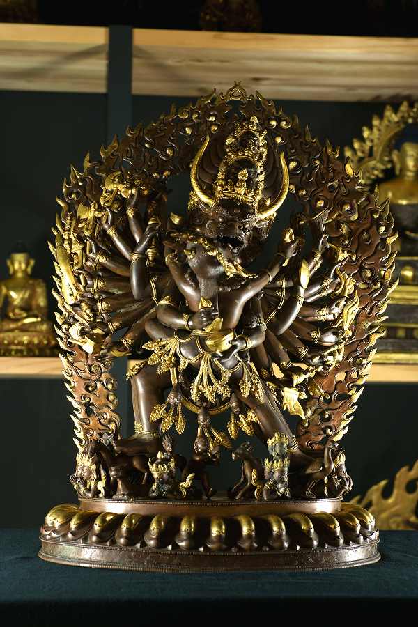 楽天市場】大威徳明王（ヴァジュラバイラヴァ）銅造鍍金彫金仕上げ