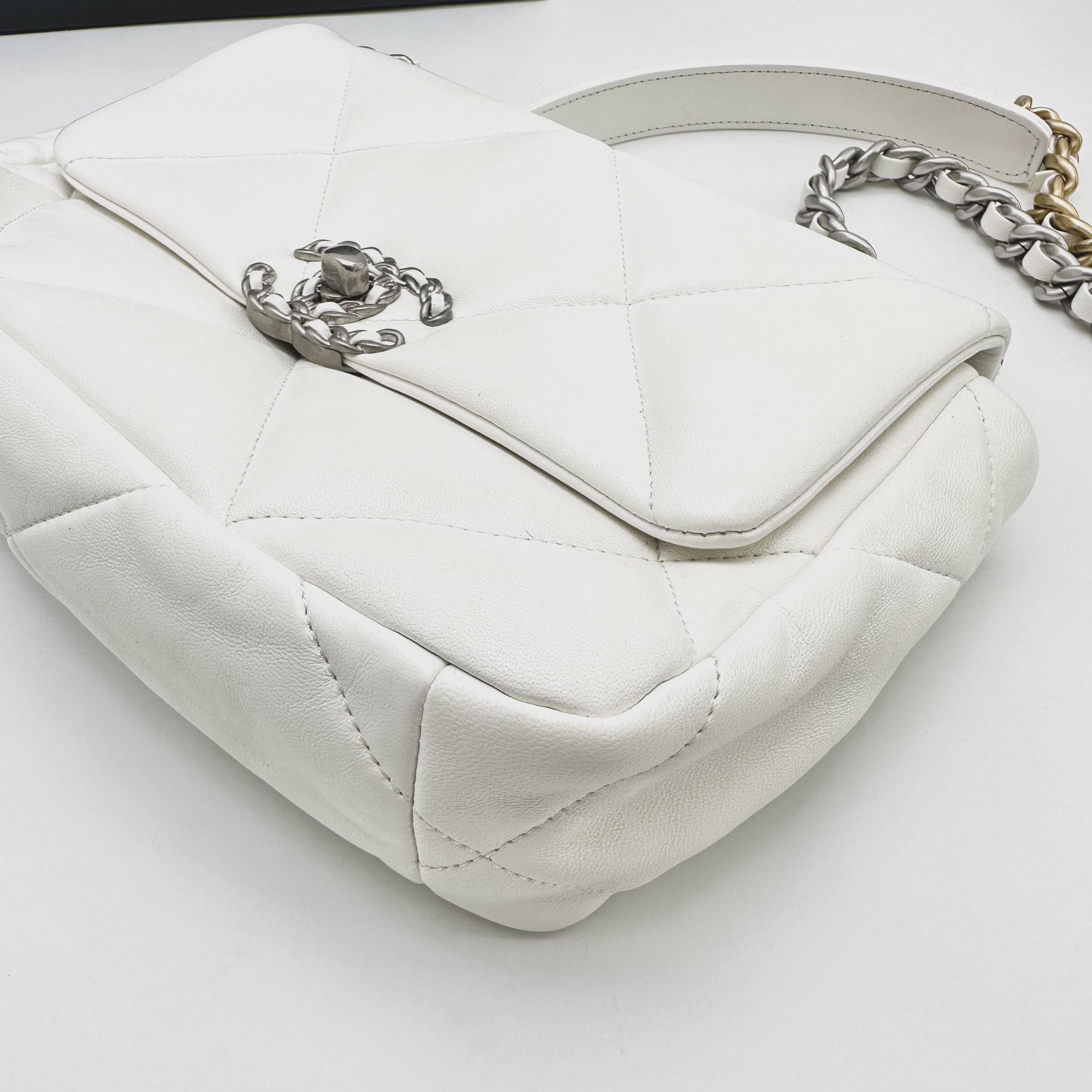 楽天市場】CHANEL シャネル 19 チェーンショルダーバッグ ラムスキン