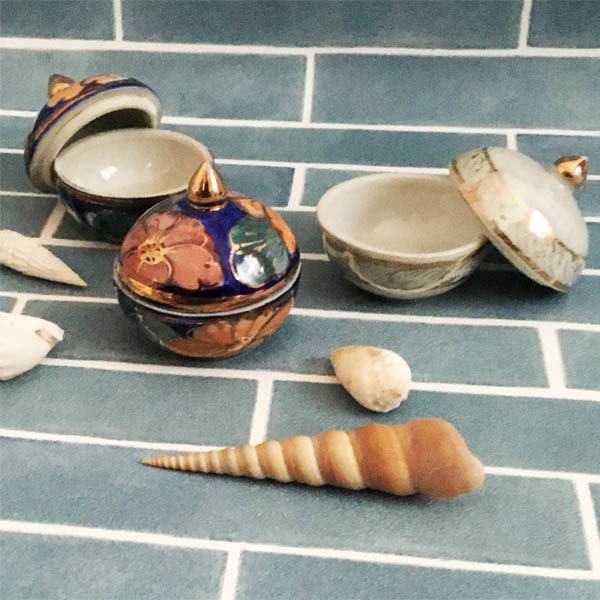 楽天市場】タイ 陶磁器 ベンジャロン焼き 香炉 蓋付 ミニサイズ お香