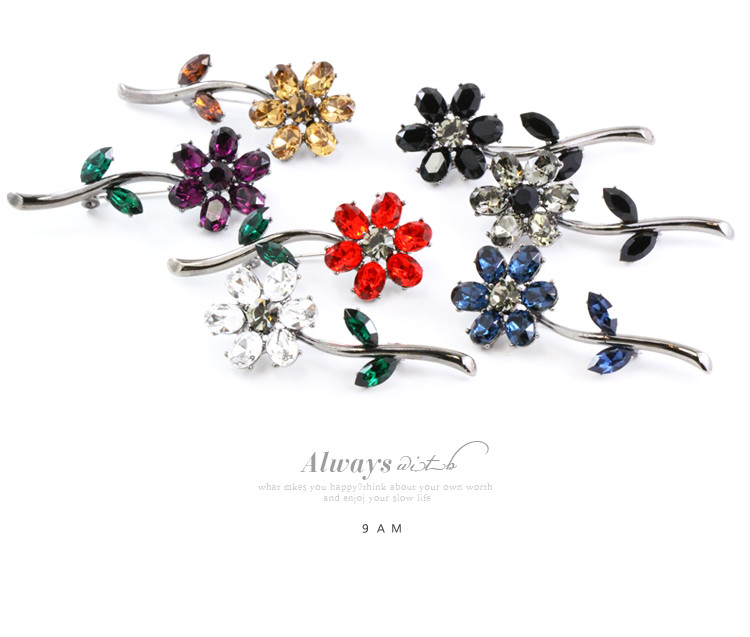 楽天市場】【クーポンで全品半額】ブローチ スワロフスキーブローチ