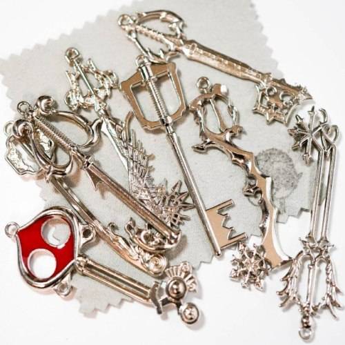 楽天市場】キーホルダー ソラ キーブレード セット 鍵 赤 キングダム