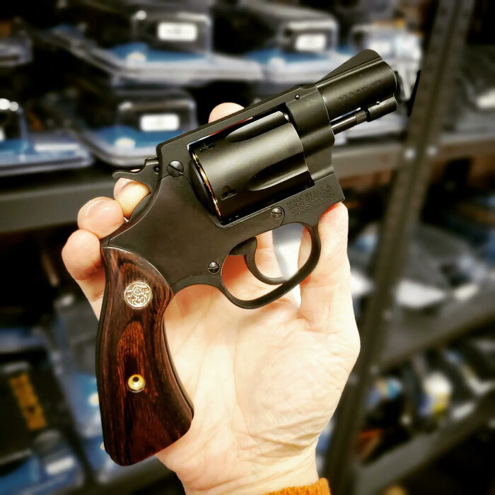 楽天市場】アルタモント S&W Jフレーム スクエアバット用 木製グリップ