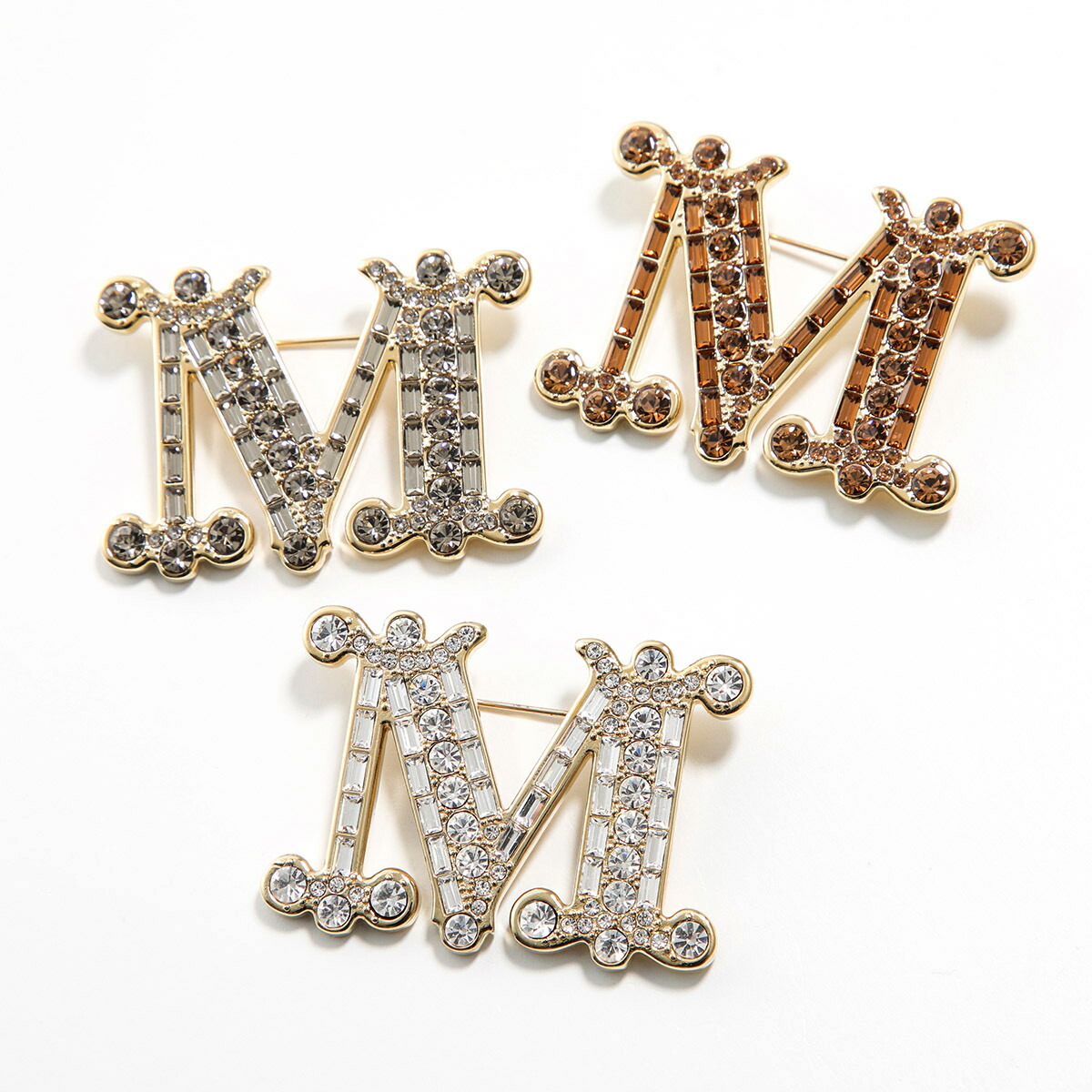 Max Mara ゴールド クリーム色 ロゴブローチ付きポーチ Max Mara