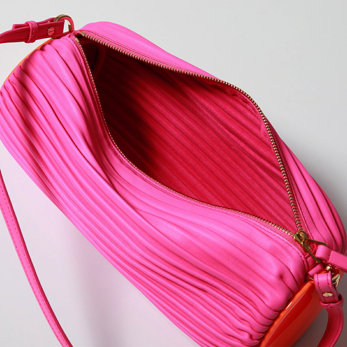 楽天市場】LOEWE ロエベ ハンドバッグ BRACELET POUCH ブレスレット