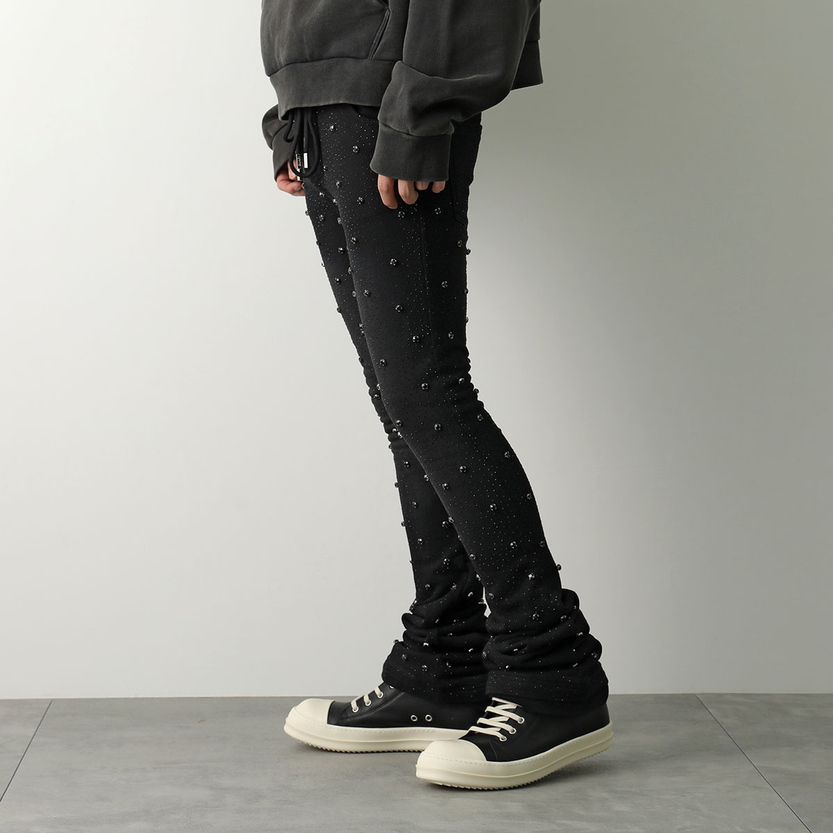楽天市場】GUAPI グアピ スウェットパンツ Obsidian Black Embellished