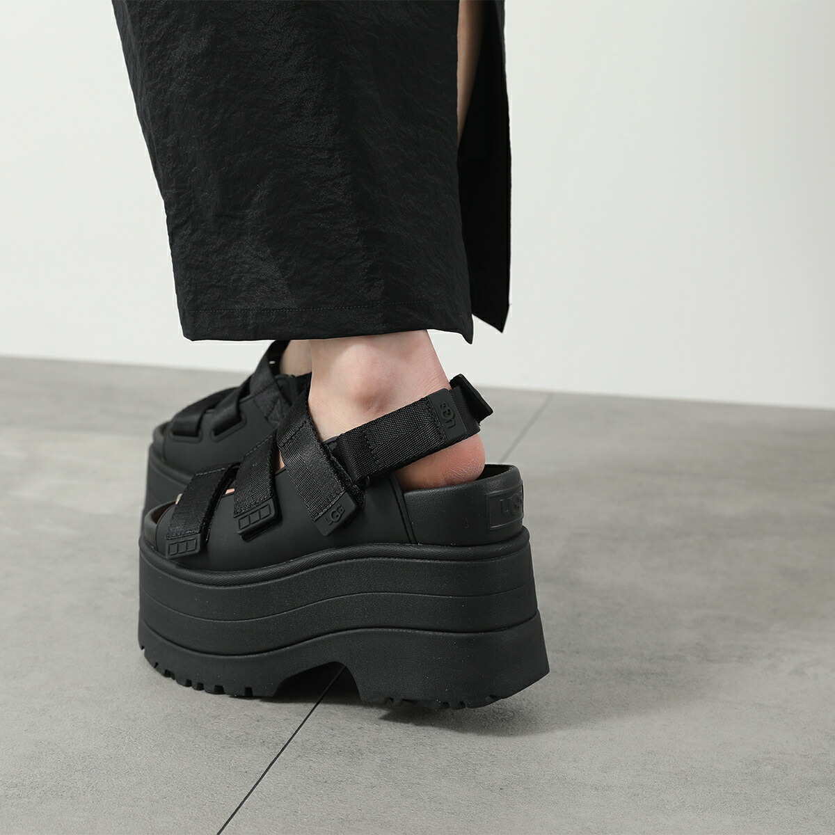 楽天市場】UGG アグ サンダル W GOLDENRISE ゴールデンライズ 1167431