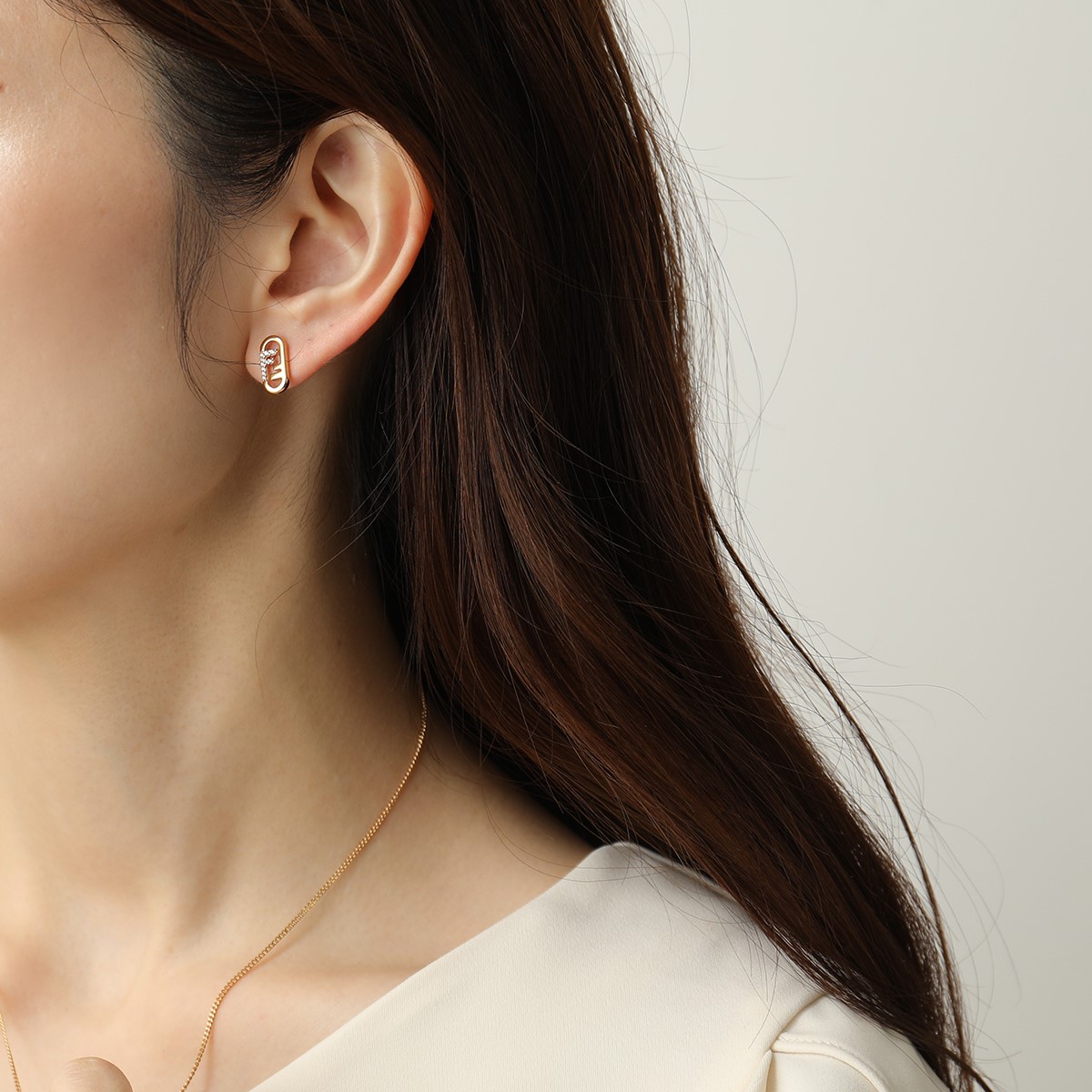 楽天市場】FENDI フェンディ ピアス 8AH320 A44G レディース オー