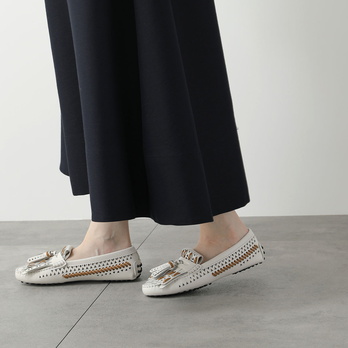 楽天市場】TODS トッズ ドライビングシューズ XXW00G0DN70NB6