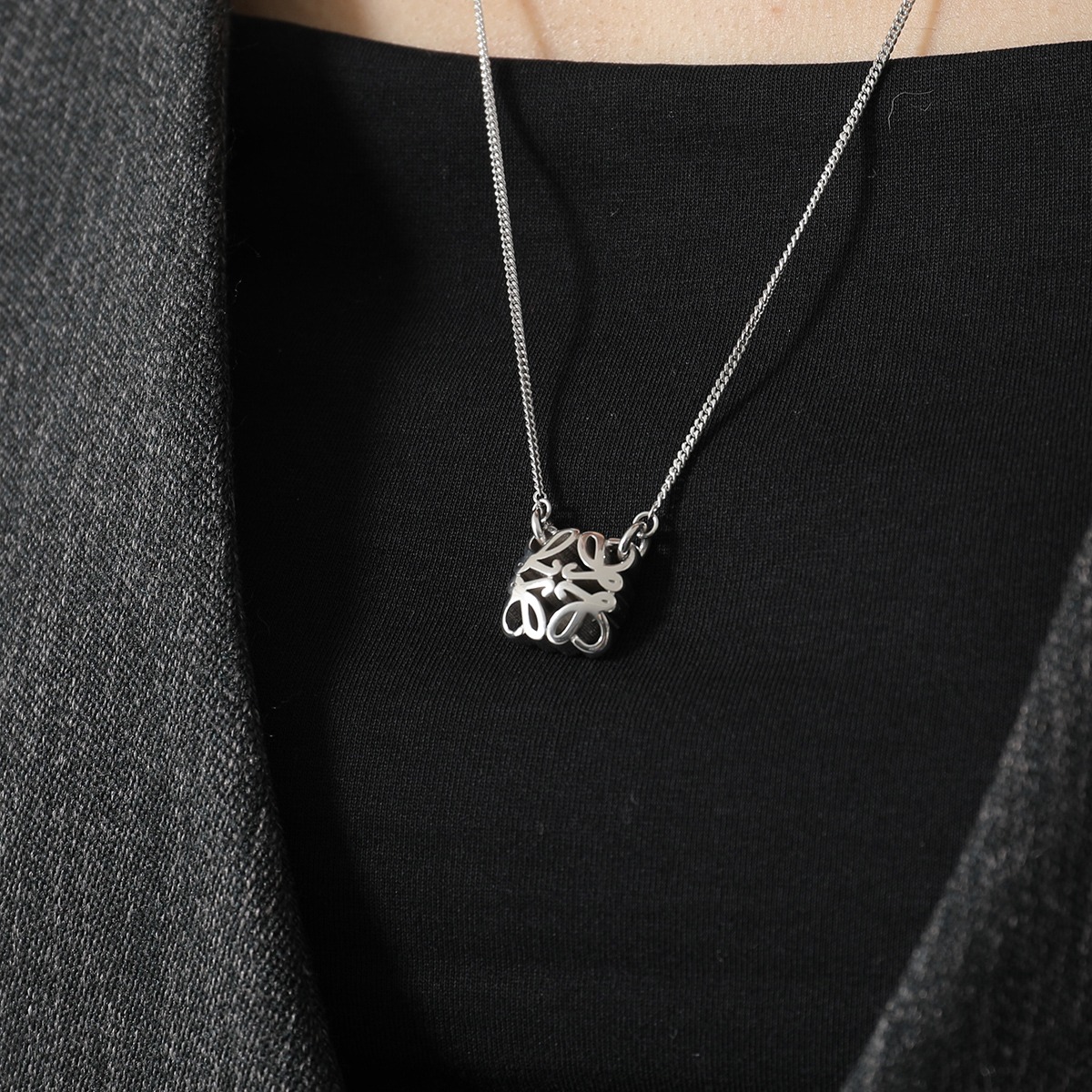 楽天市場】LOEWE ロエベ ネックレス BOMBE ANAGRAM ボンベ アナグラム