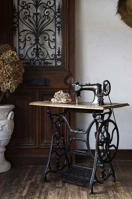 楽天市場】フランスアンティーク 足踏みミシン E205 : リカムアクロス