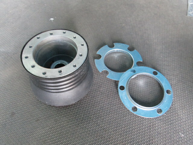 楽天市場】ステアリングボス【UK社外製】 ナルディNARDI/モモMOMO 36