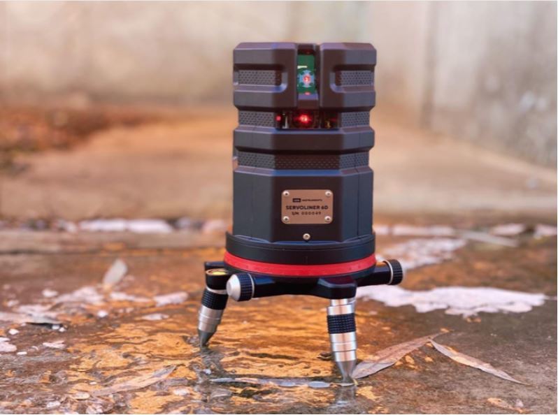 楽天市場】5%OFF 電子自動整準式レーザー墨出し器 NEWサーボライナー