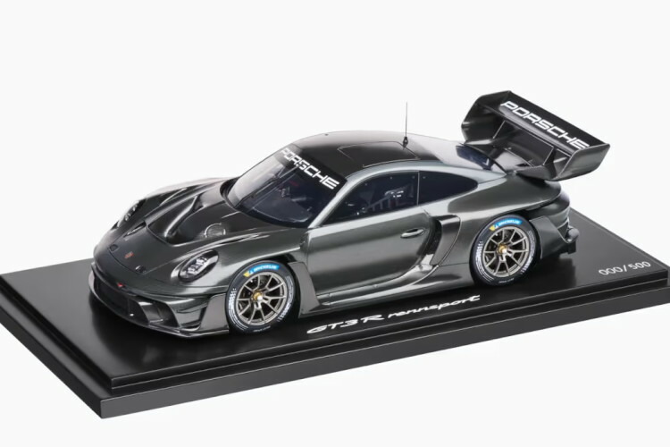 新発売 VIP モデル 1/18 ポルシェ 911 GT3 RS 当日発送 新発売 VIP
