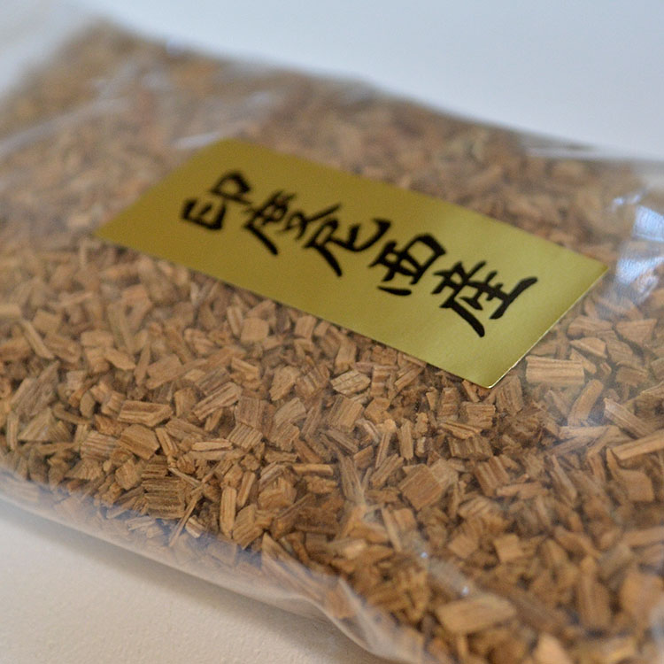 楽天市場】香貴特撰 香木刻 沈香「インドネシア」14g・香炭入【お焼香