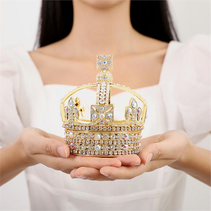 楽天市場】ヴィクトリア女王の小さな王冠 アクセサリートレイ モチーフ