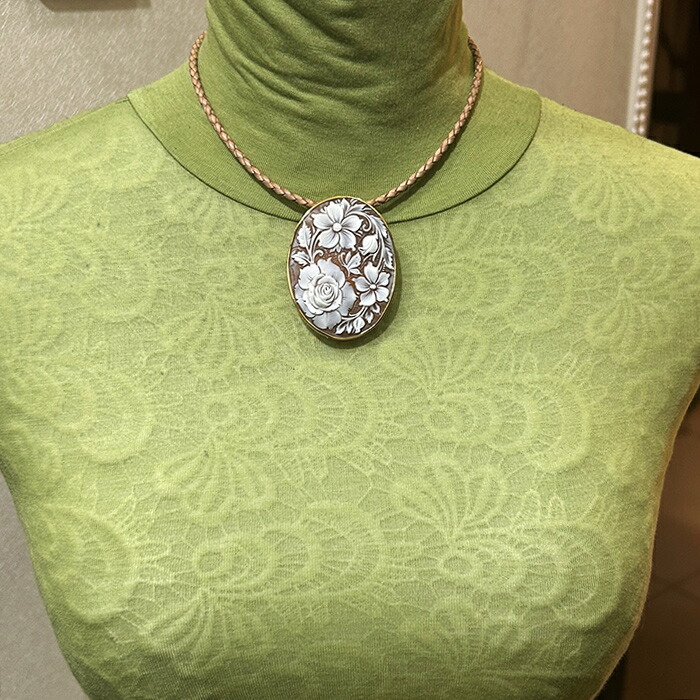 楽天市場】大きなカメオ ブローチ ネックレス 18金枠 美しいお花の図柄