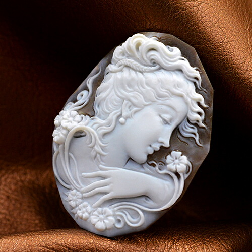 楽天市場】カメオ 女性人物像 繊細＆立体的な彫刻 イタリアの彫刻家