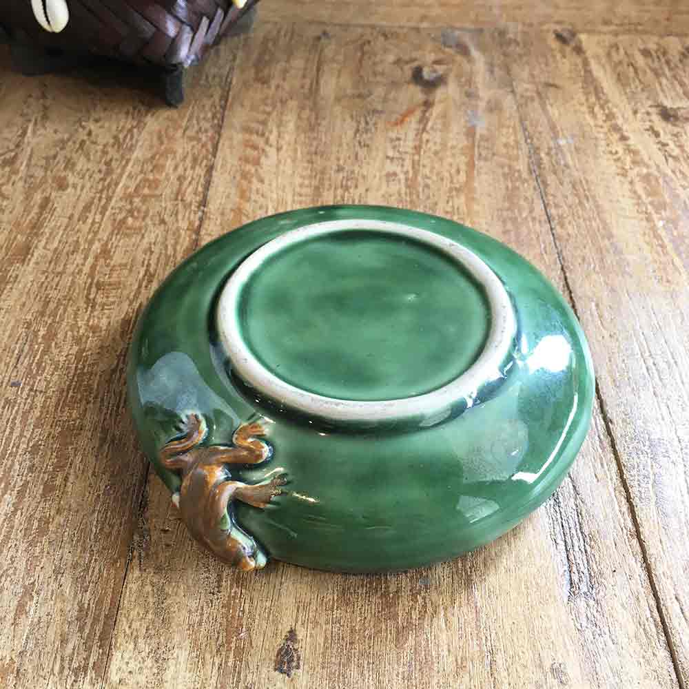 楽天市場】卓上 灰皿 カエル 緑 陶器 アッシュトレイ 灰ざら 卓上灰皿