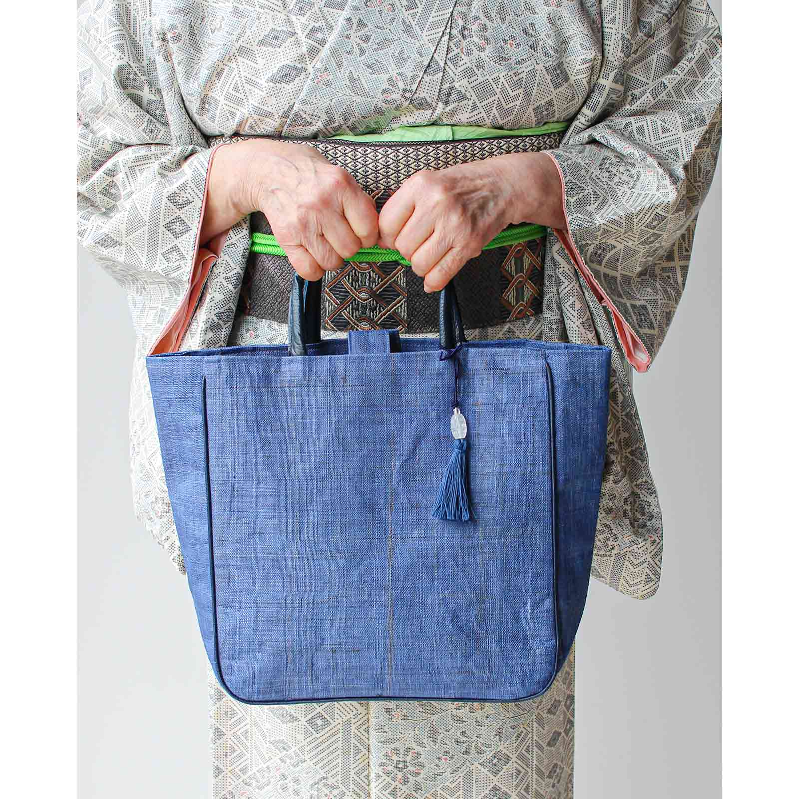 楽天市場】花染めスクウェアバッグ バッグ 青 ブルー おしゃれ 麻