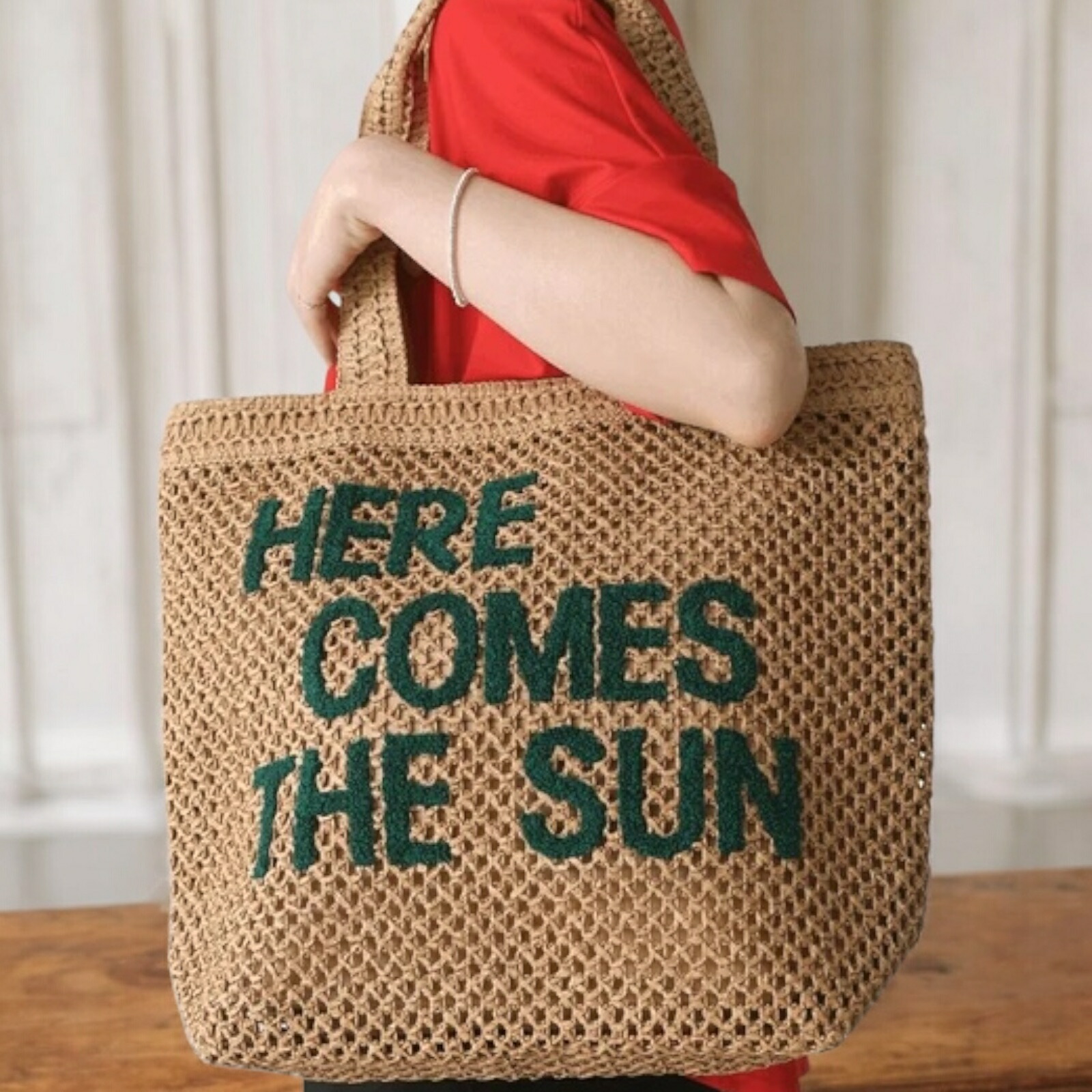 楽天市場】柄編みロゴトートBAG ナチュラルな風合いとロゴが目を惹く