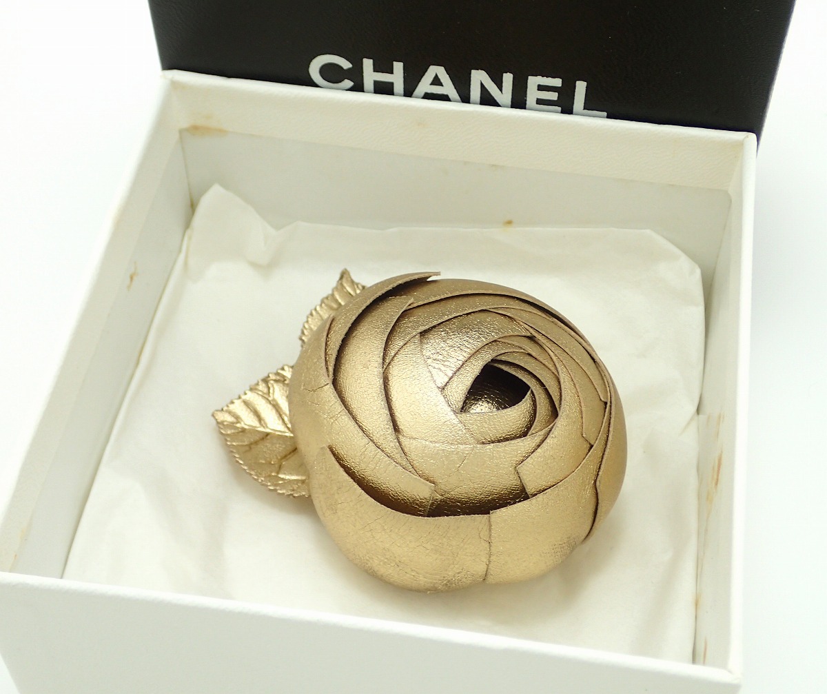 ◇【シャネル】フランス製イエロー＆ブロンズカラーカメリアレザー