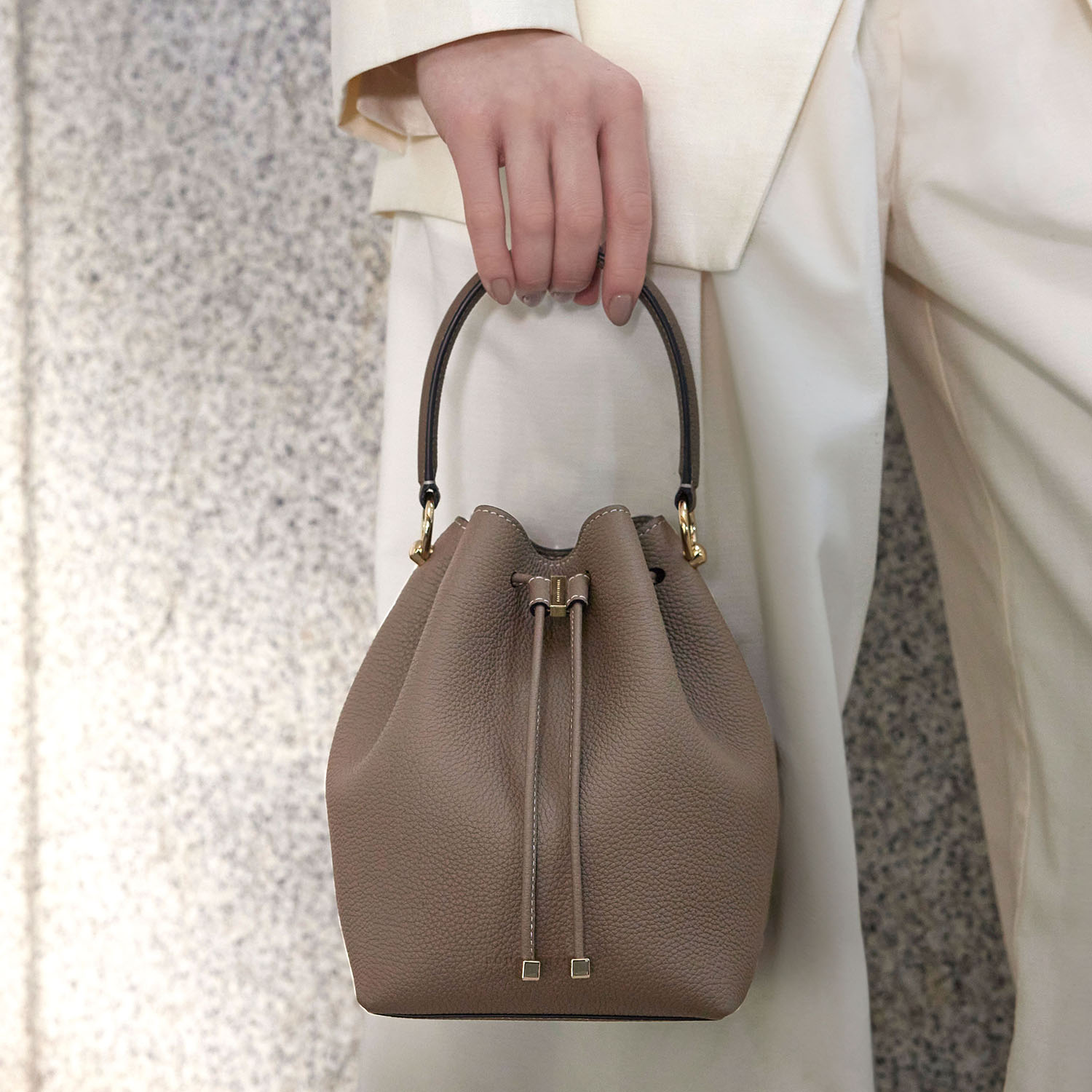 楽天市場】【公式】アンジェリカ バケットバッグ シュリンクレザー