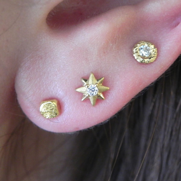 楽天市場】【ピアス】一番星0.02ctダイヤピアスセカンドピアス22金の