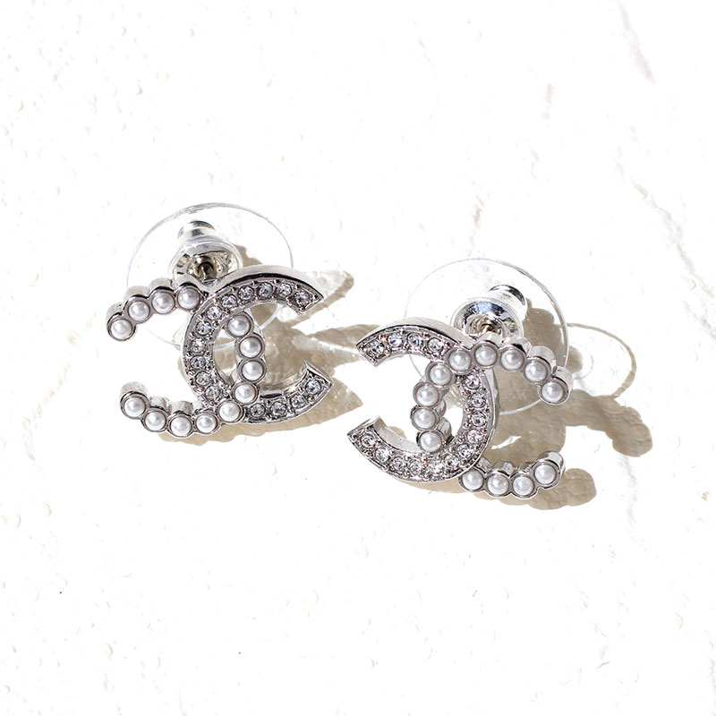 CHANEL ダブルロゴ ラインストーンピアス