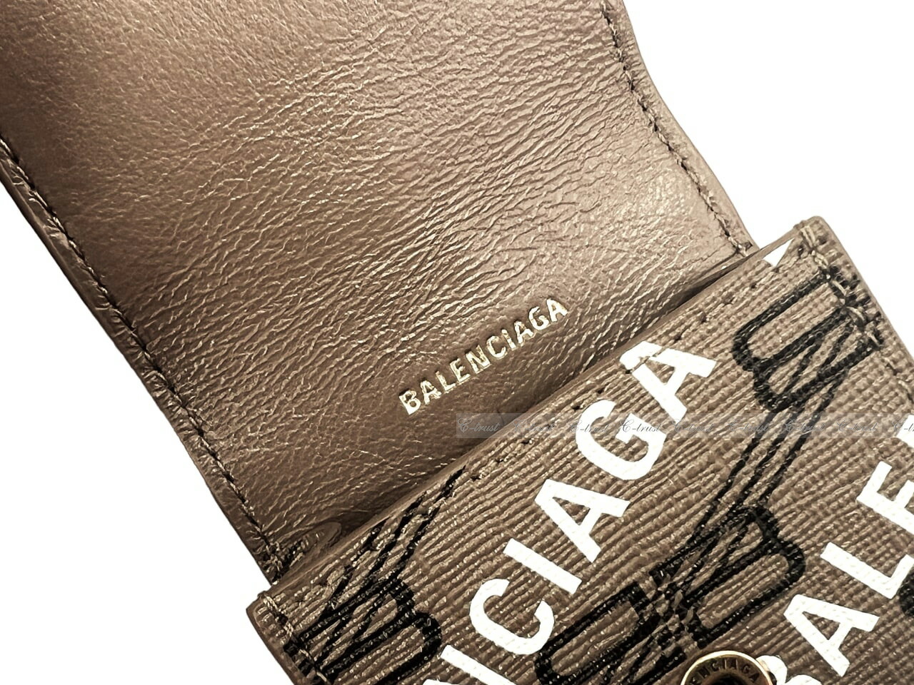 楽天市場】BALENCIAGA バレンシアガ AirPods 第3世代用 モノグラム