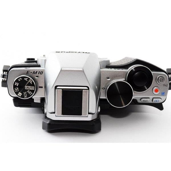 楽天市場】【中古】 オリンパス OLYMPUS OM-D E-M10 シルバー レンズ